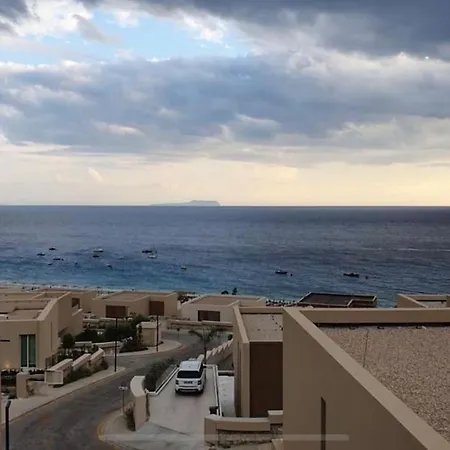 Breroy Palase Coast